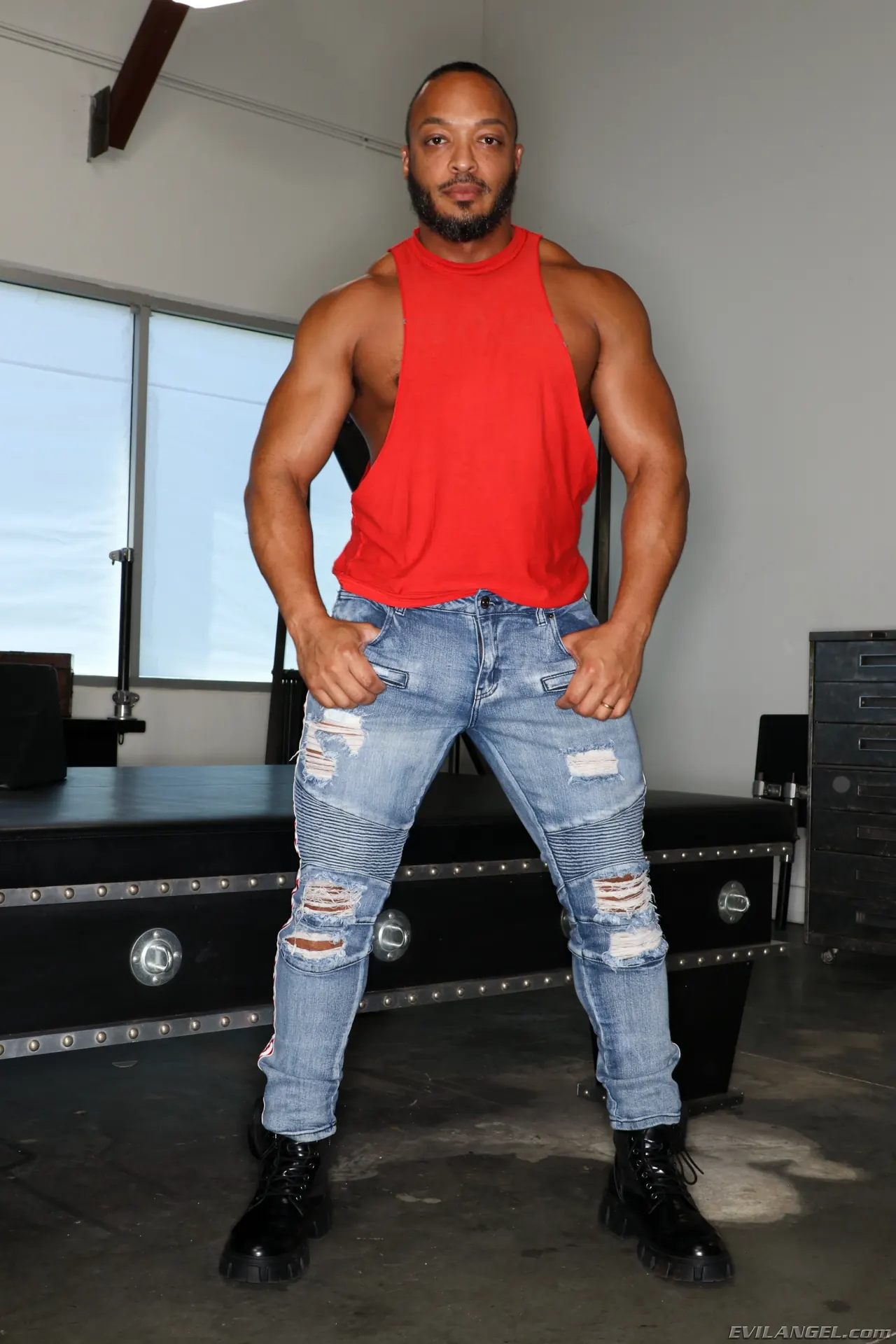 Evil Angel TS 'No Holes Barred! Part 1' starring Casey Calvert (Photo 5)